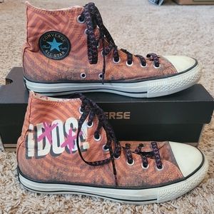 Mens size 8 Green Day Converse